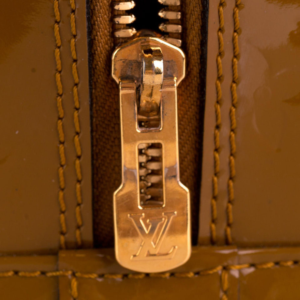Louis Vuitton Monogram Vernis Alma PM (SHG-9nUVc0)