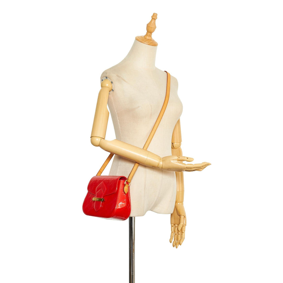 Louis Vuitton Monogram Vernis Bellflower PM (SHG-JHoZkM)