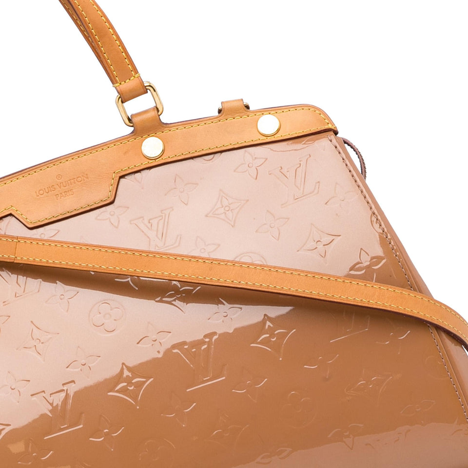 Louis Vuitton Monogram Vernis Brea MM (SHG-HJvMAH)