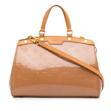 Louis Vuitton Monogram Vernis Brea MM (SHG-HJvMAH)