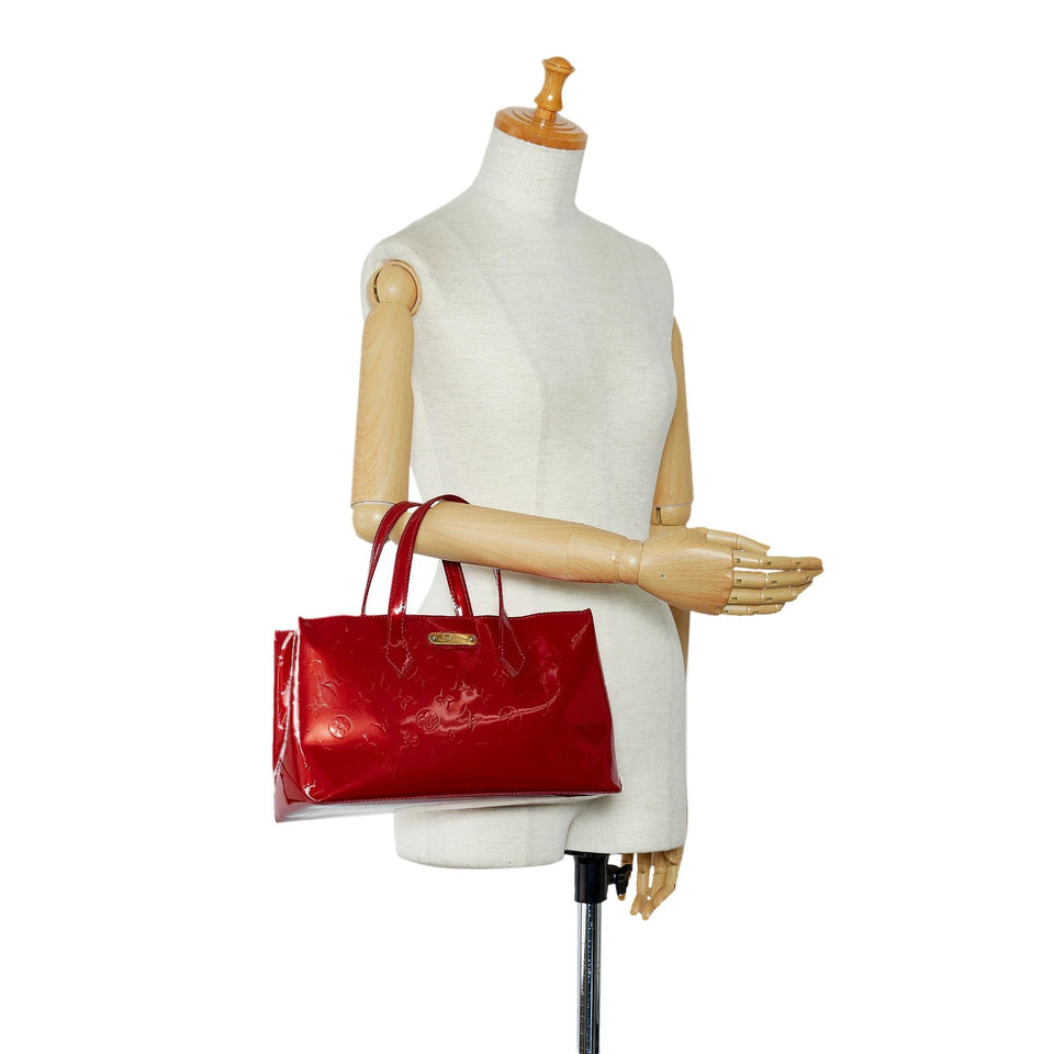 Louis Vuitton Monogram Vernis Wilshire PM (SHG-a7HjnB)