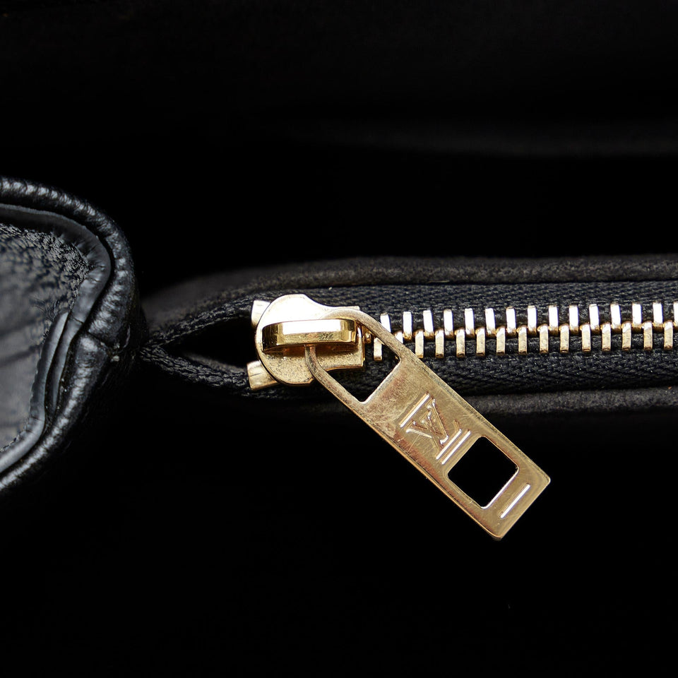 Louis Vuitton Monogram Very One Handle (SHG-VxcI9k)