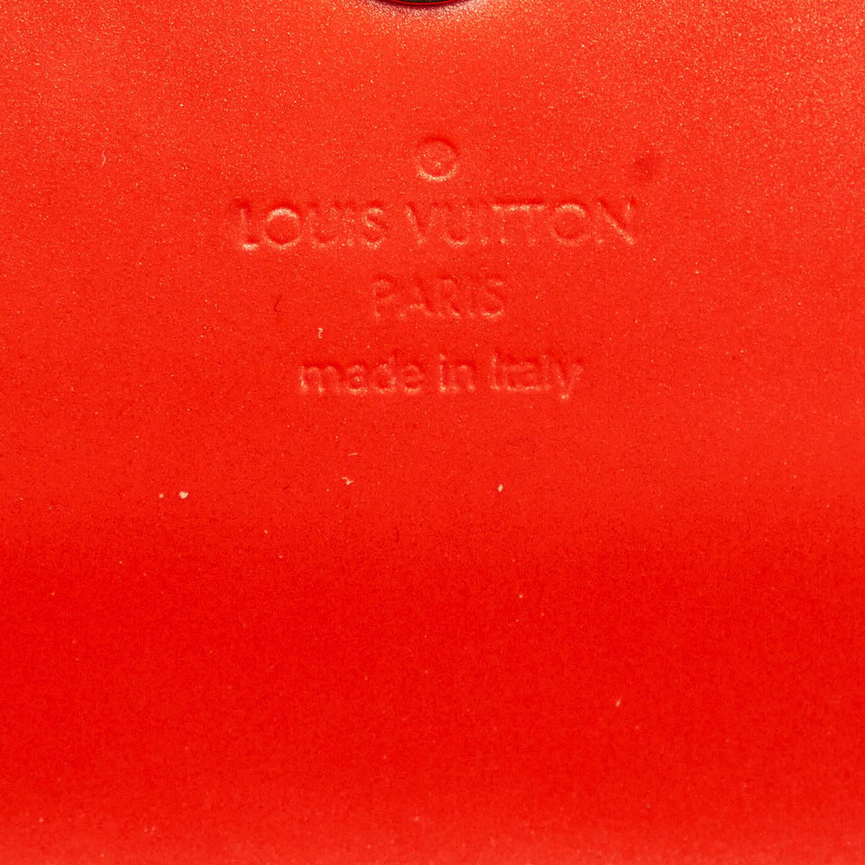 Louis Vuitton Sobe Patent Leather Clutch Bag (SHG-29972)