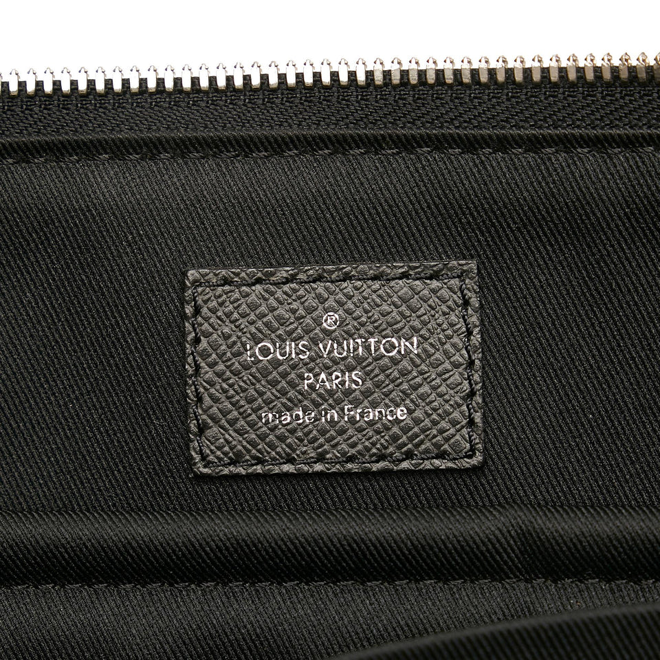 Louis Vuitton Taiga Anton Briefcase (SHG-QDJcXn)