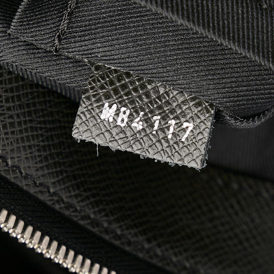 Louis Vuitton Taiga Anton Briefcase (SHG-QDJcXn)