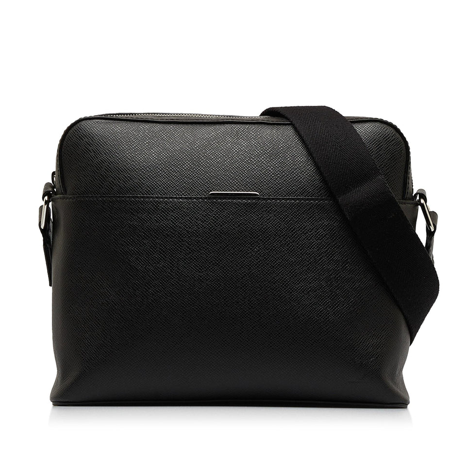 Louis Vuitton Taiga Anton Messenger PM (SHG-QmN9Ao)