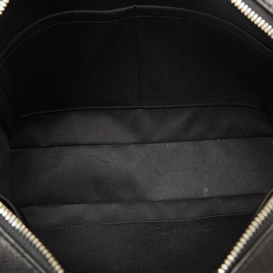 Louis Vuitton Taiga Anton Messenger PM (SHG-QmN9Ao)