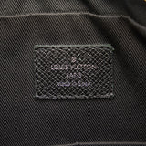 Louis Vuitton Taiga Anton Messenger PM (SHG-QmN9Ao)