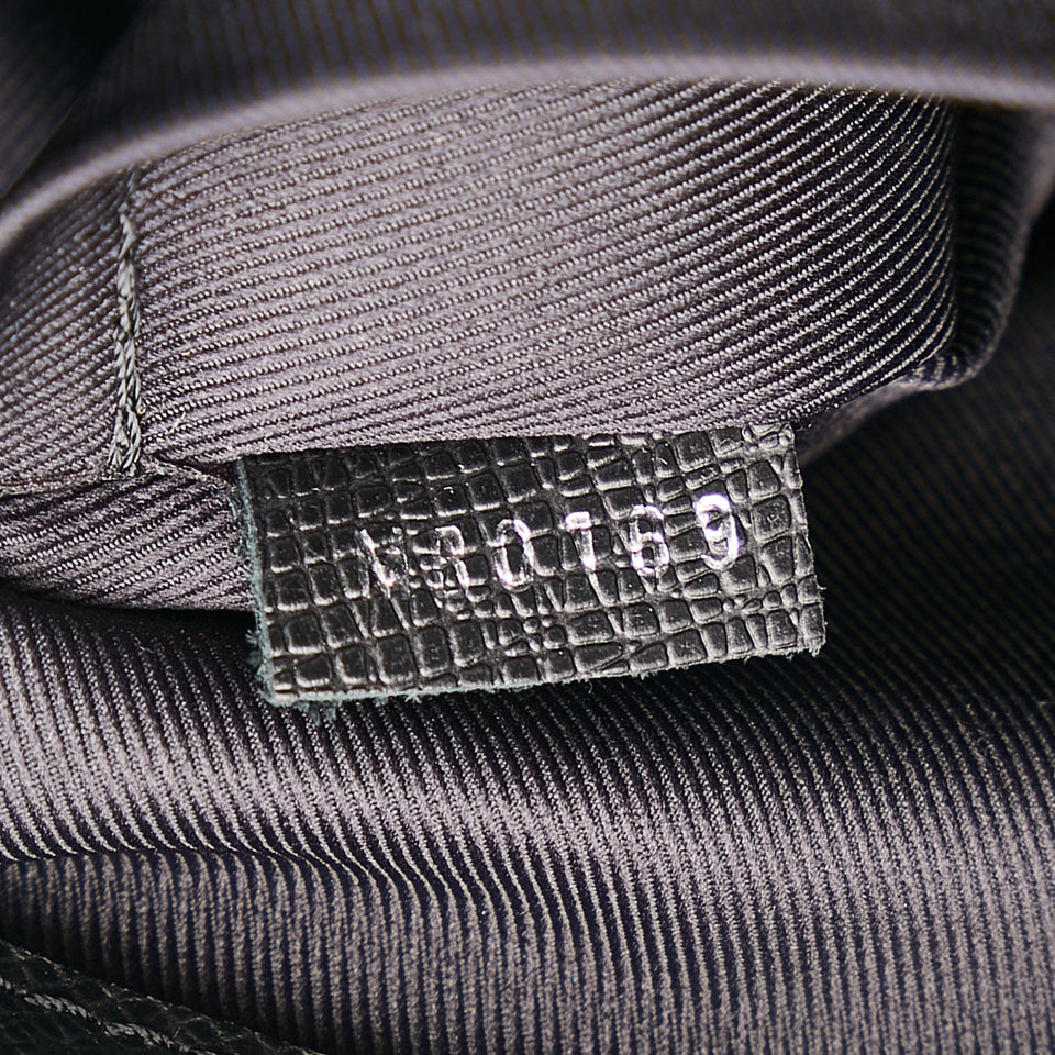 Louis Vuitton Taiga Anton Soft Briefcase (SHG-35900)