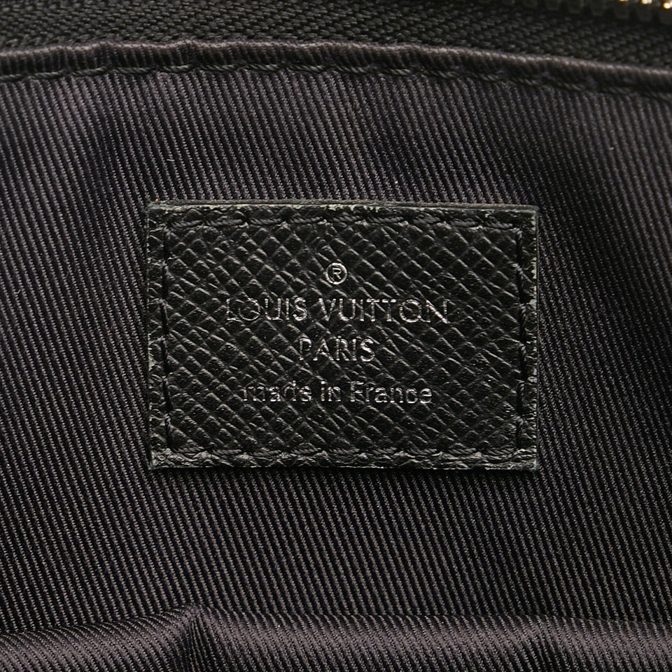 Louis Vuitton Taiga Anton Soft Briefcase (SHG-35900)