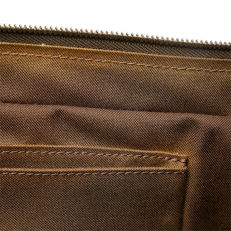 Louis Vuitton Taiga Beloukha (SHG-33800)