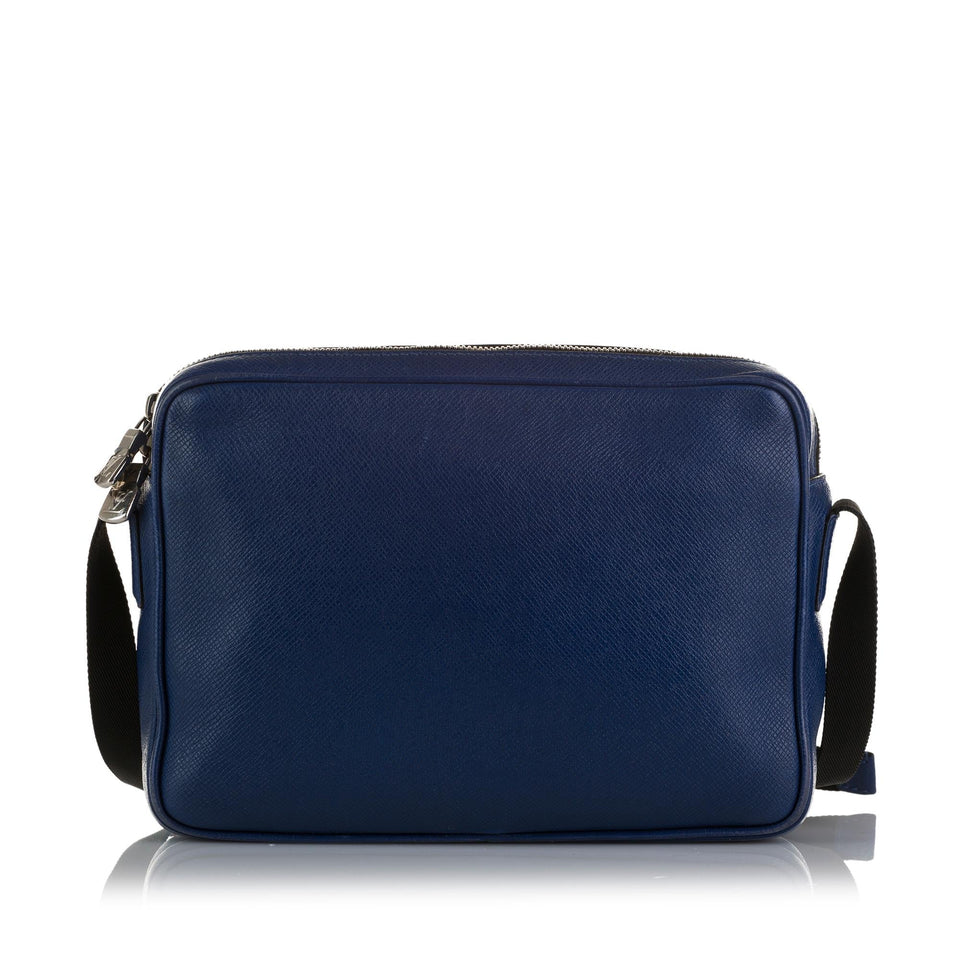 Louis Vuitton Taiga Outdoor Messenger PM (SHG-UqcHzF)