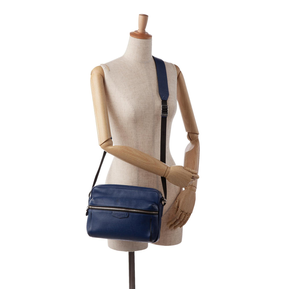 Louis Vuitton Taiga Outdoor Messenger PM (SHG-UqcHzF)