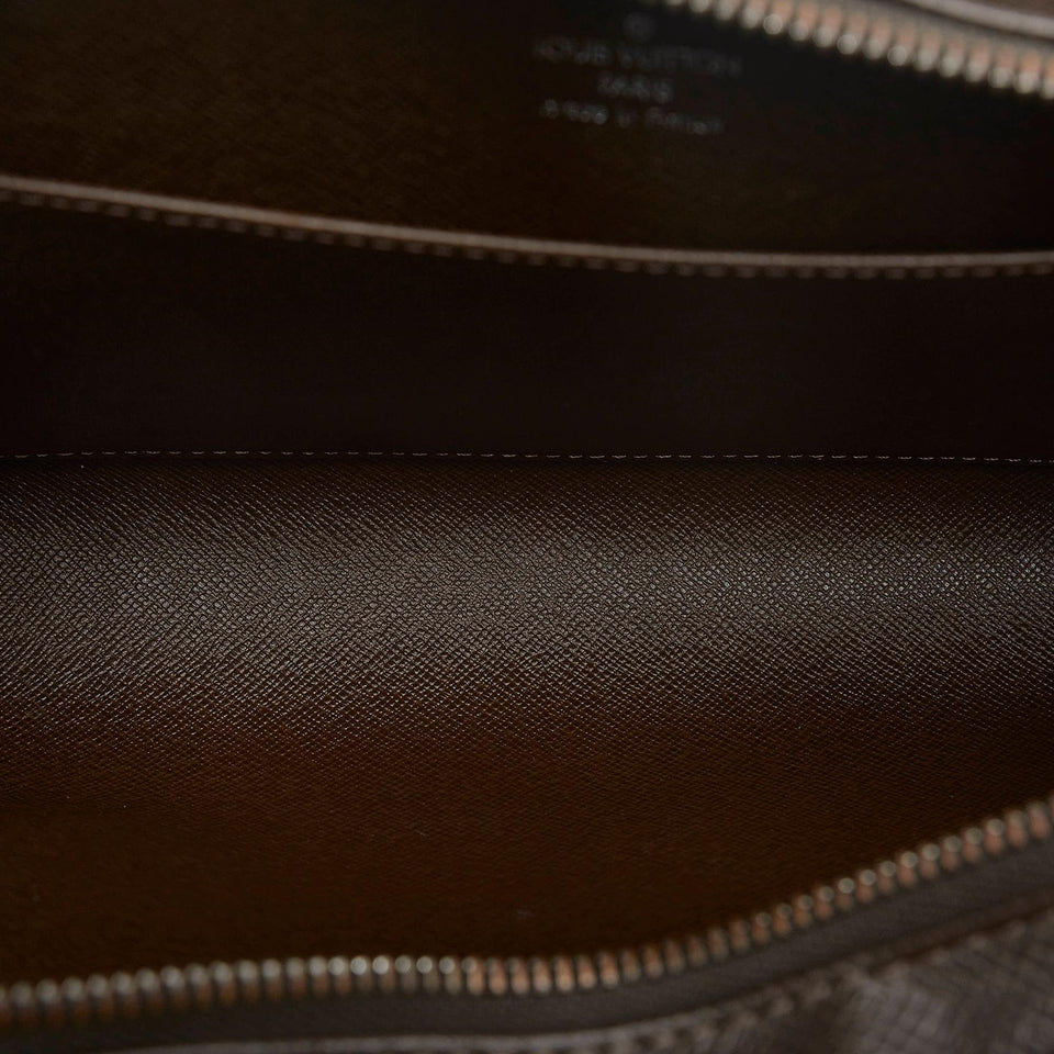Louis Vuitton Taiga Pochette Baikal (SHG-hxtiT9)