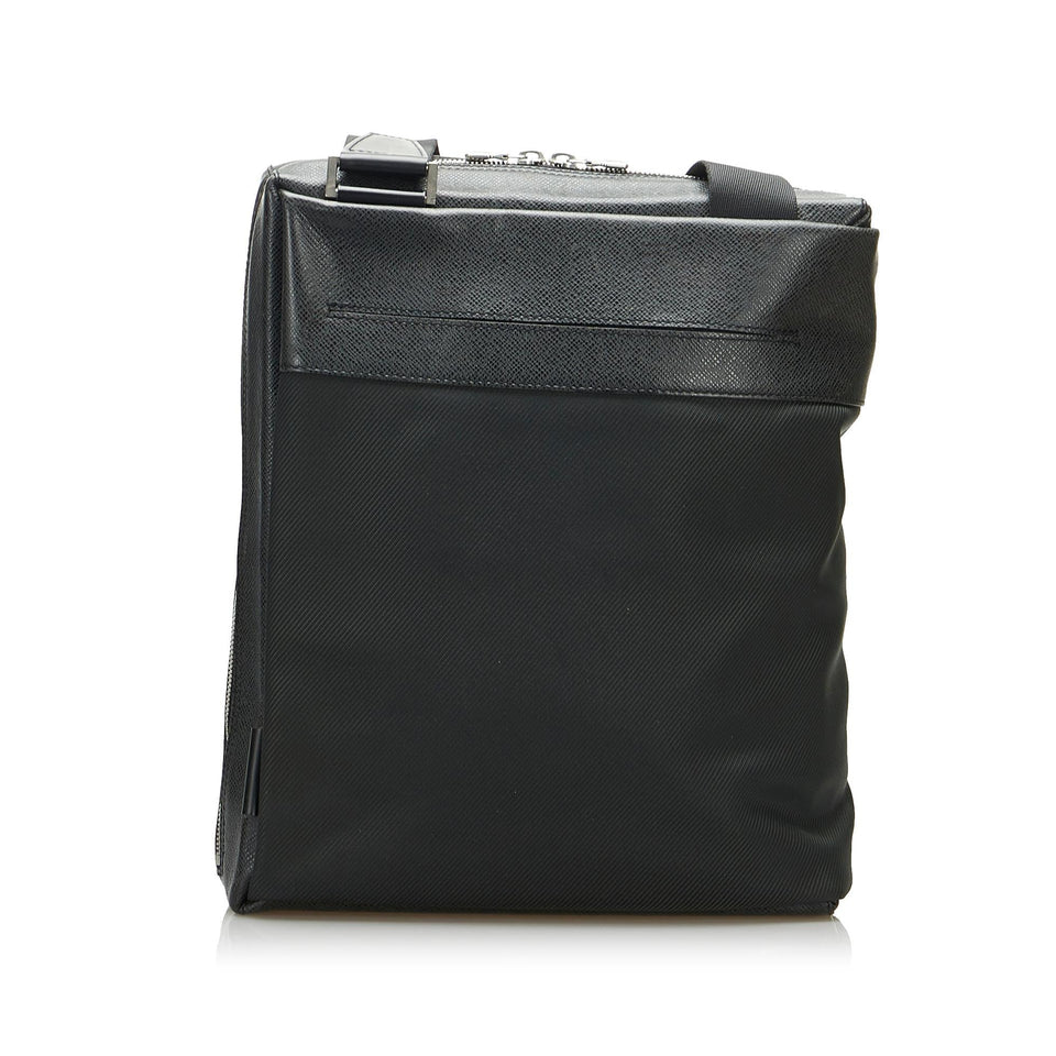 Louis Vuitton Taiga Sayan (SHG-dzbalD)