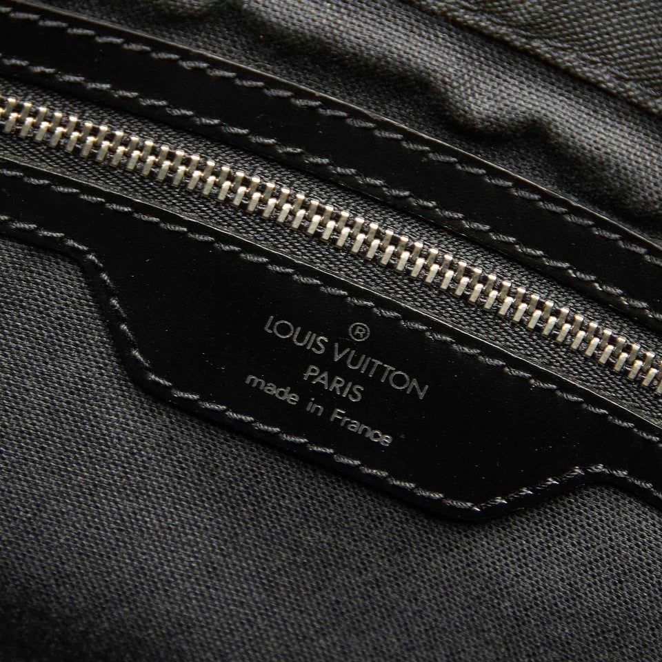 Louis Vuitton Taiga Viktor (SHG-32143)