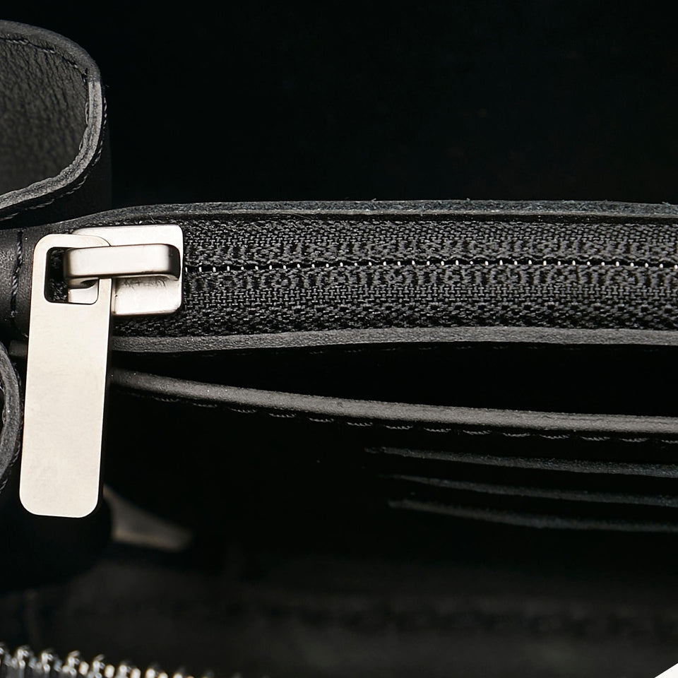 Louis Vuitton Taurillion Monogram Horizon Clutch (SHG-37424)