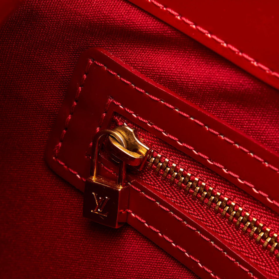 Louis Vuitton Vernis Wilshire PM (SHG-33338)