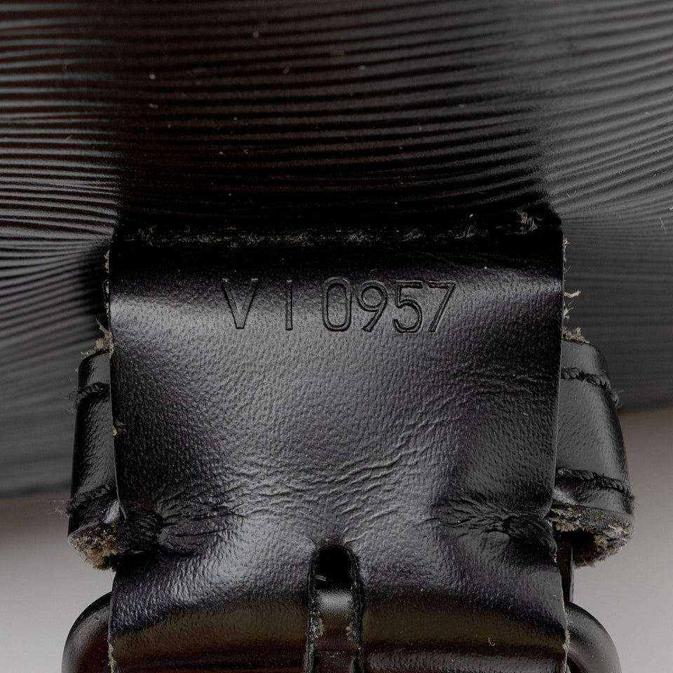 Louis Vuitton Vintage Epi Leather Sac A Dos Sling Bag (SHF-MpRcNh)