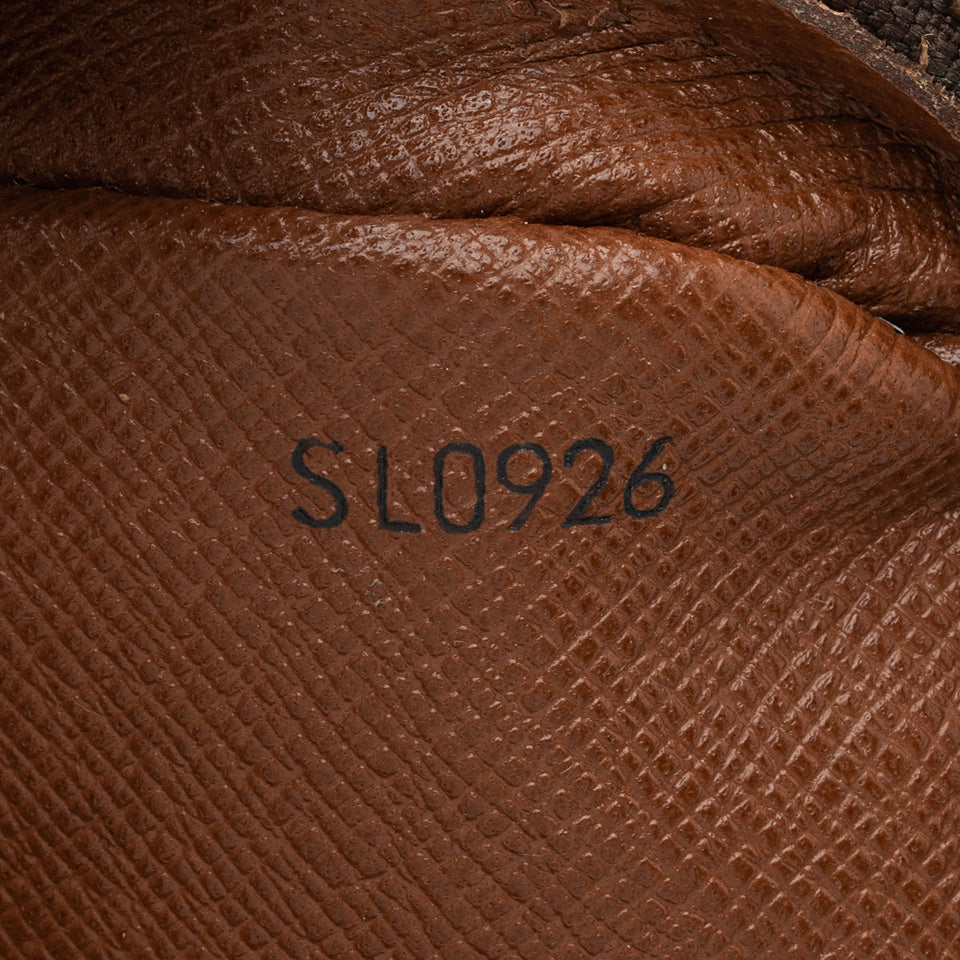 Louis Vuitton Vintage Monogram Canvas Marly Dragonne GM Clutch (SHF-5UeCtK)
