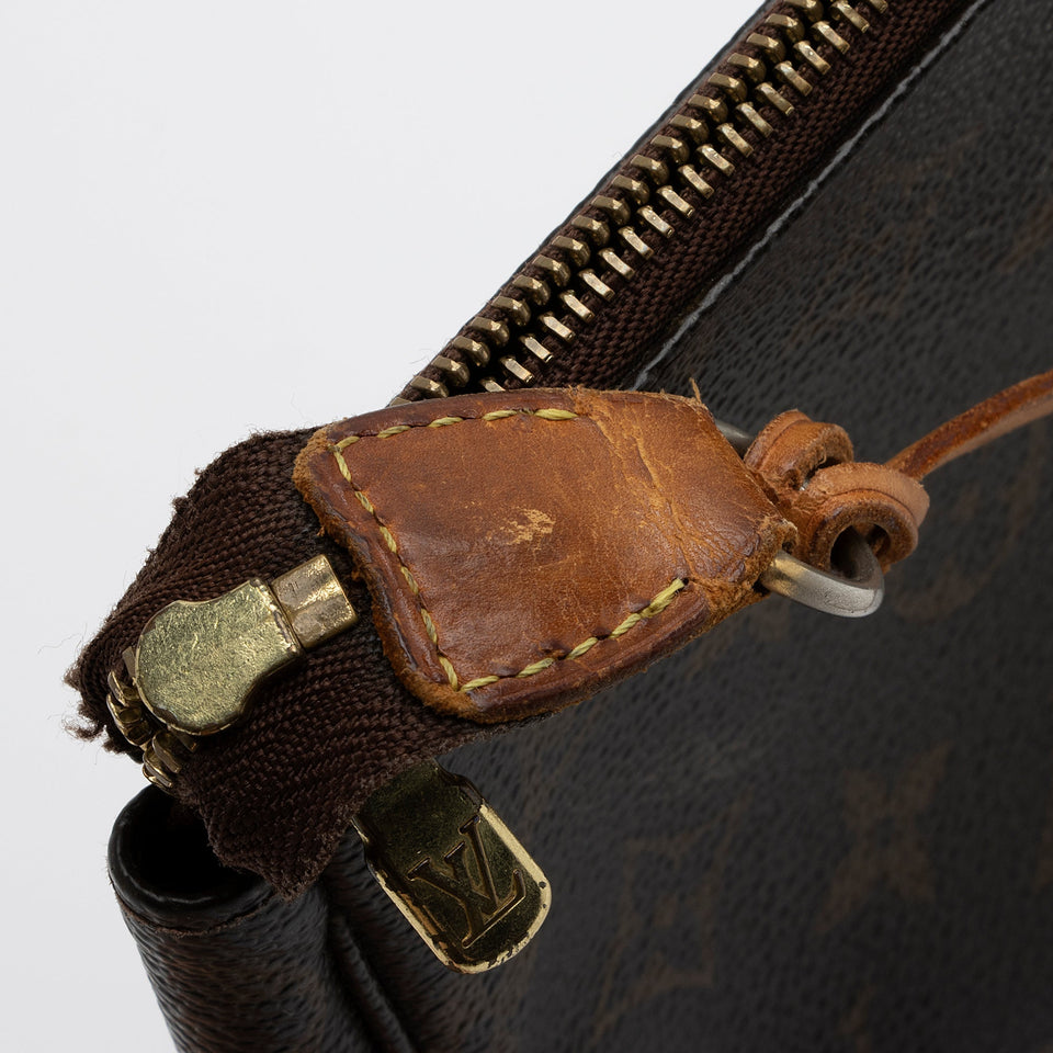 Louis Vuitton Vintage Monogram Canvas Pochette Accessoires (SHF-31L4en)