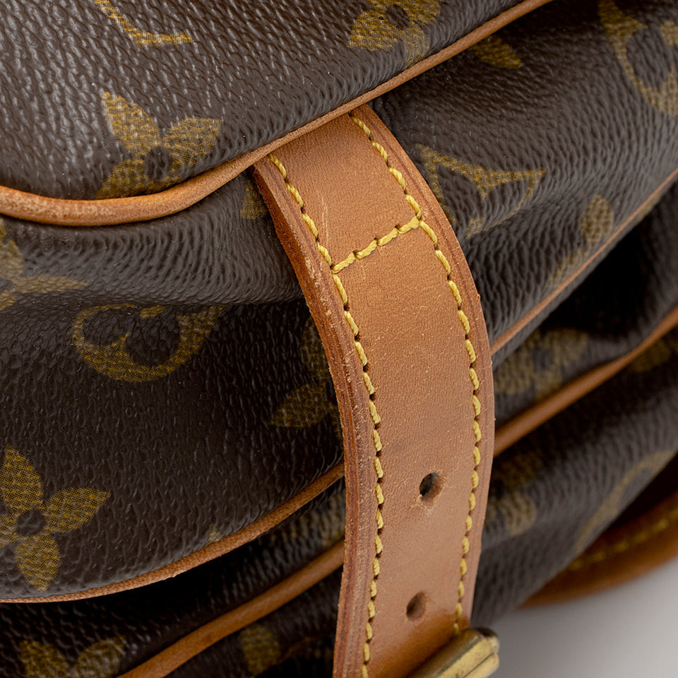 Louis Vuitton Vintage Monogram Canvas Saumur 30 Messenger Bag (SHF-21277)