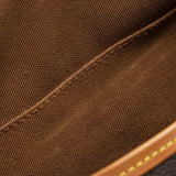 Louis Vuitton Vintage Monogram Canvas Saumur 30 Messenger Bag (SHF-F6ygbP)