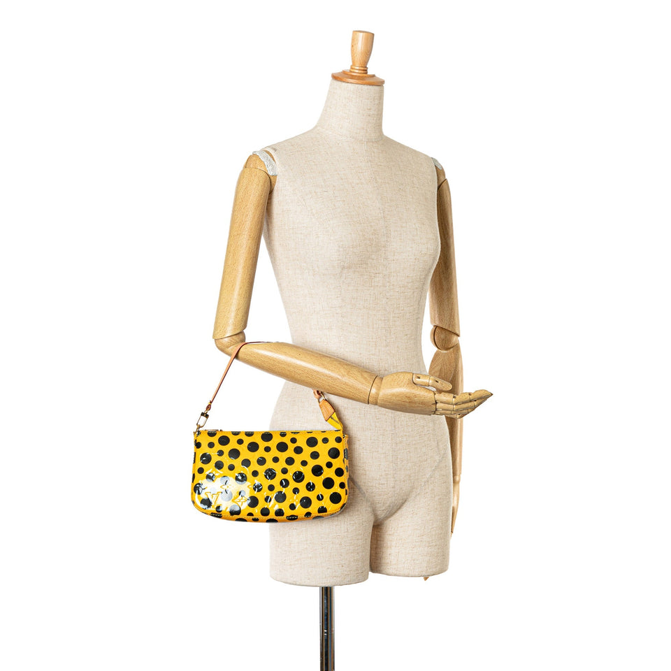 Yellow Louis Vuitton x Yayoi Kusama Monogram Vernis Dots Infinity Pochette Accessoires Shoulder Bag