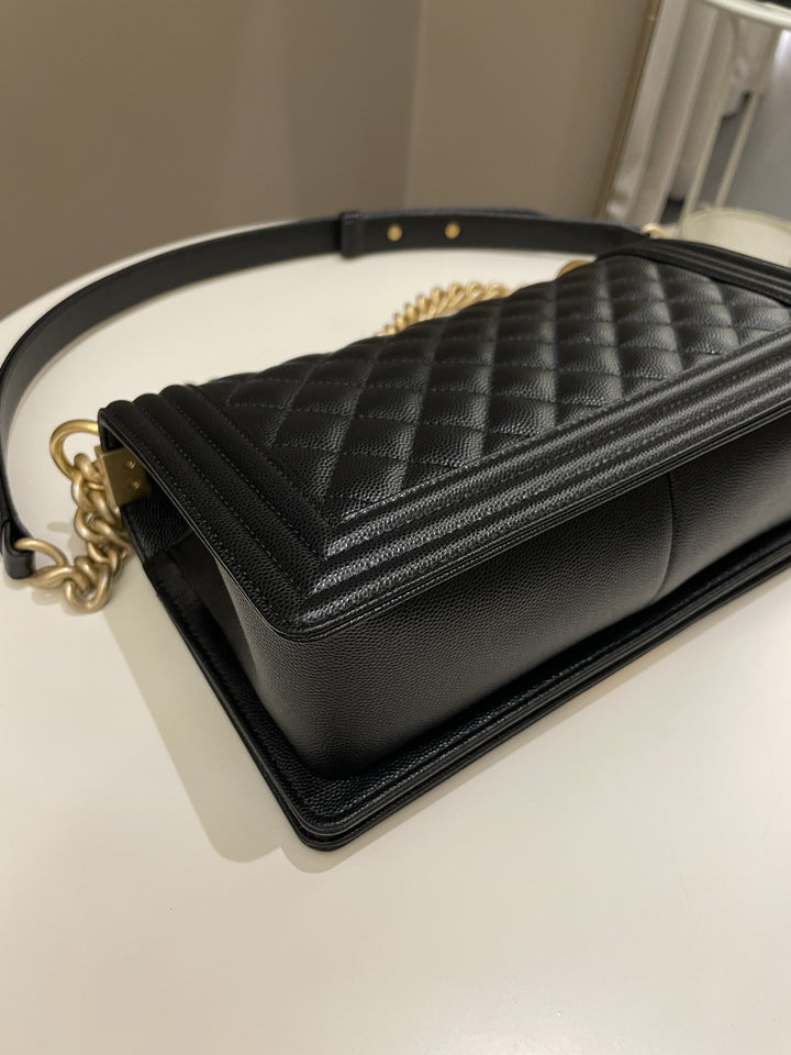 Chanel Quilted Boy Old Medium Black Caviar