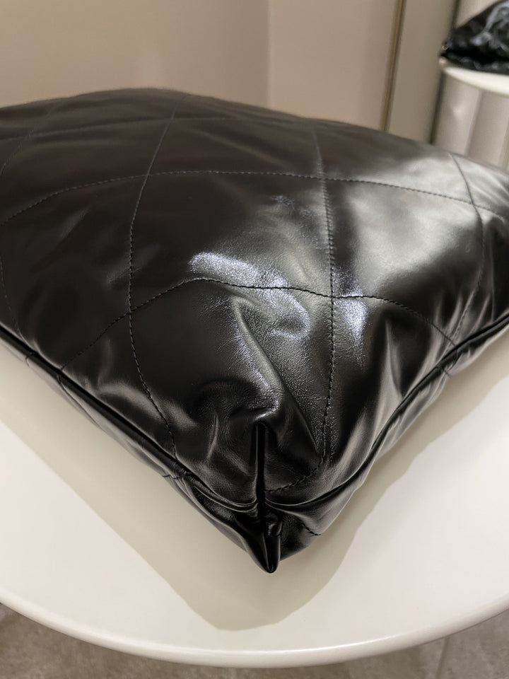 Chanel 22 Medium Black Calfskin