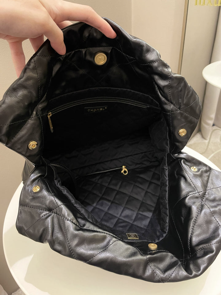 Chanel 22 Medium Black Calfskin