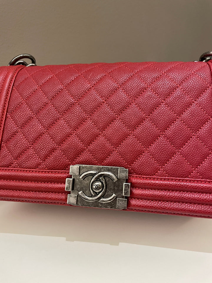 Chanel Quilted Boy Old Medium Red Caviar