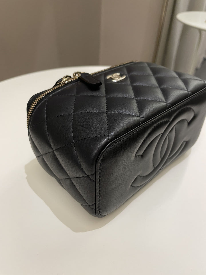 Chanel 23C Quilted Pearl Crush Vanity Rectangular Black Lambskin