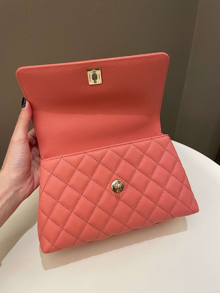 Chanel 22A Quilted Coco Handle Coral Pink Caviar