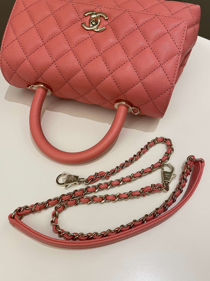 Chanel 22A Quilted Coco Handle Coral Pink Caviar