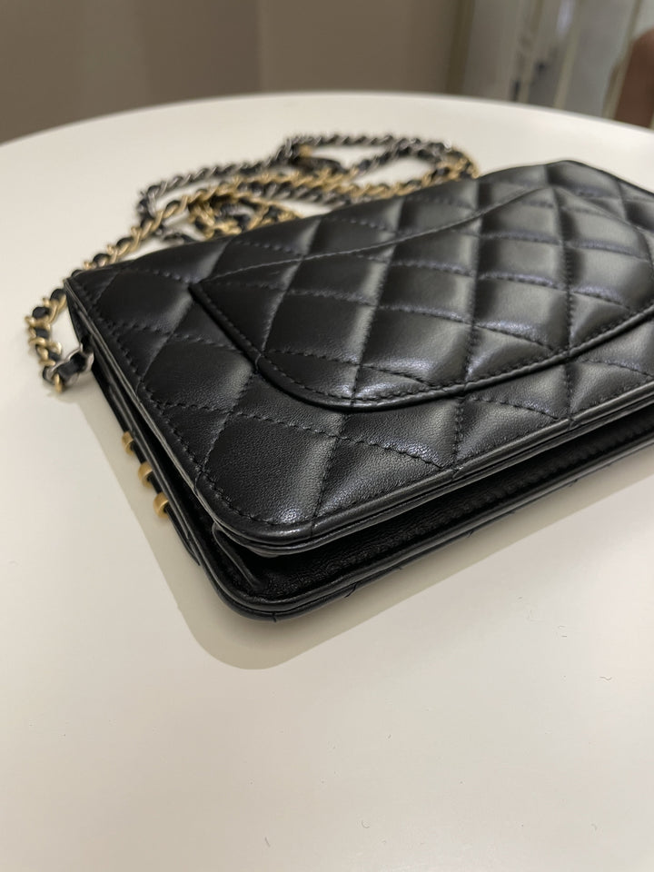Chanel Coco Pearl Signature Wallet on Chain Black Lambskin