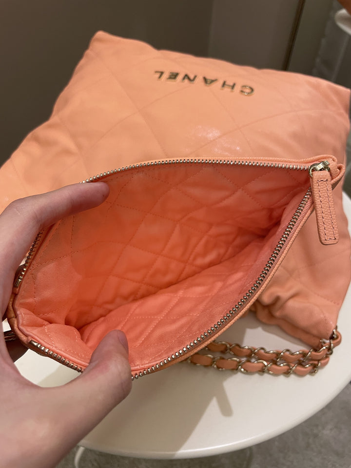 Chanel 22 Medium  Orange Claire Caviar