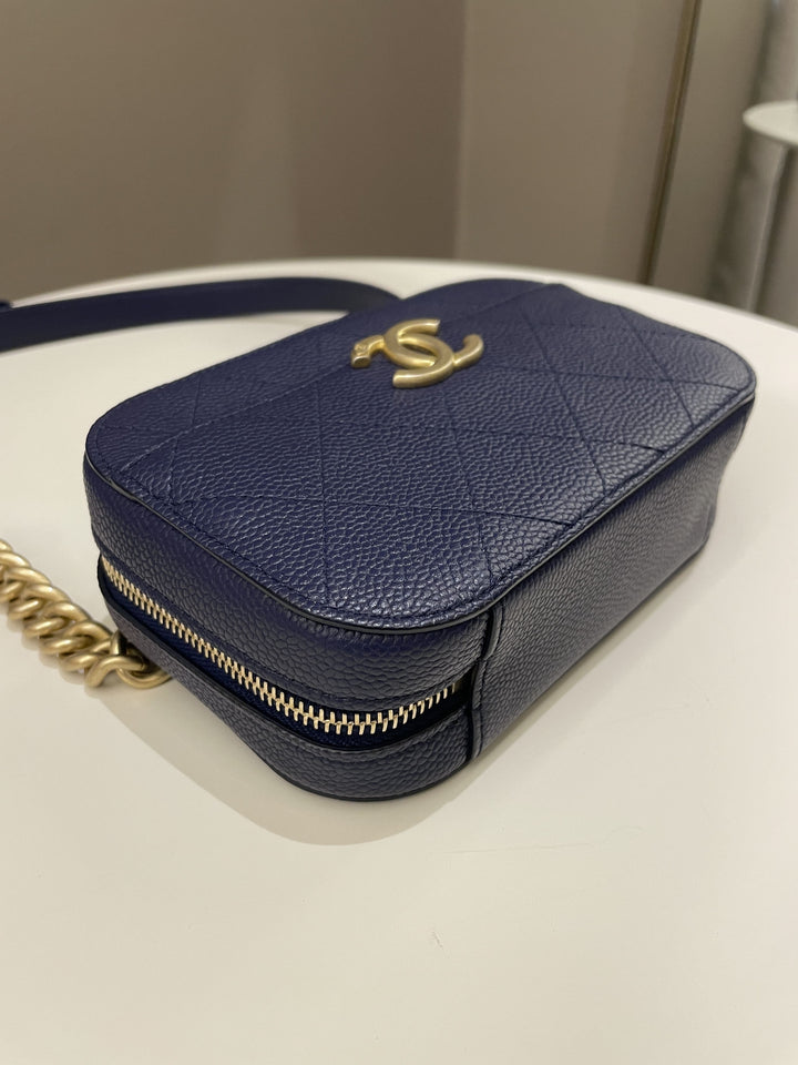 Chanel Cc Quilted Belt Bag Blue Caviar