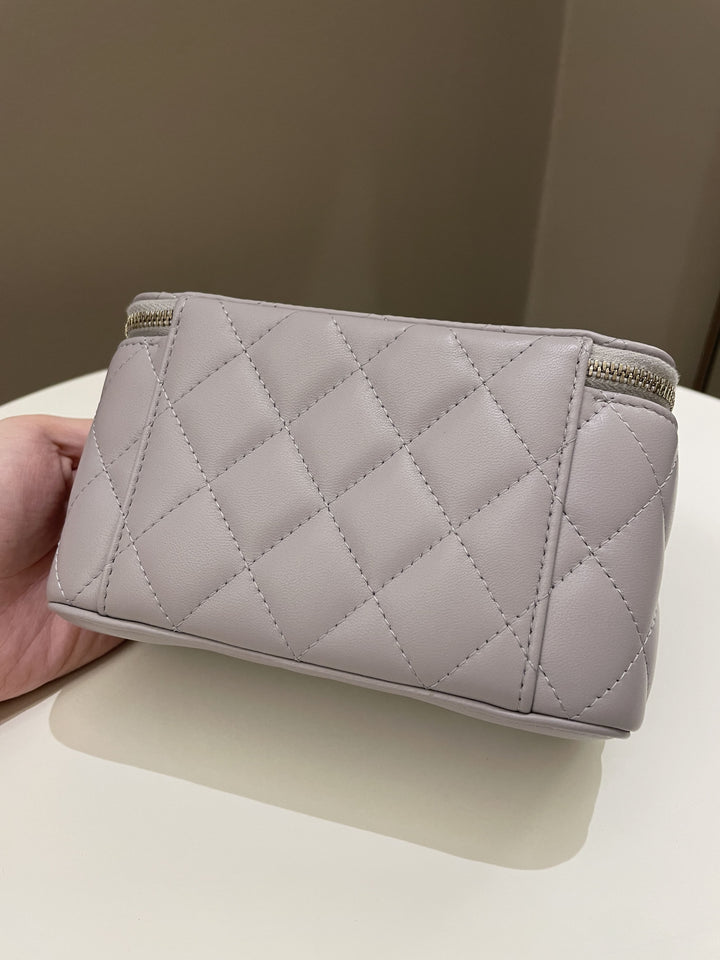 Chanel Quilted Pearl Crush Vanity Rectangular Grey Lambskin