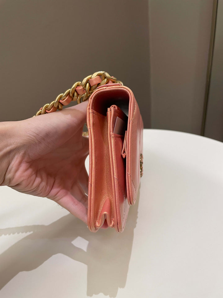 Chanel 19 Wallet On Chain Coral Iridescent