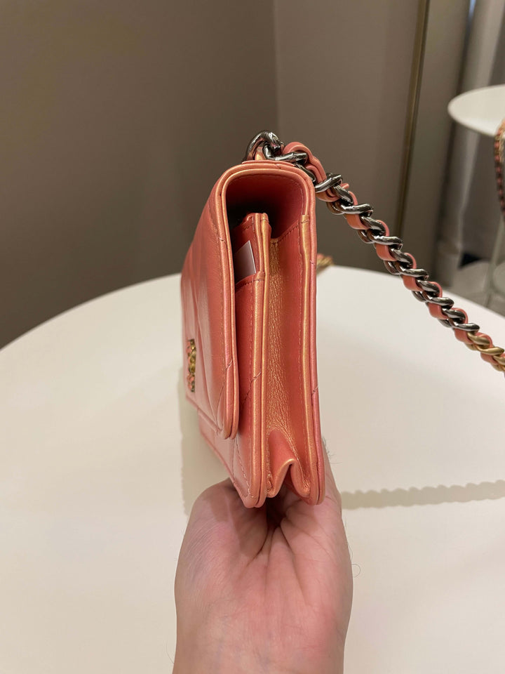 Chanel 19 Wallet On Chain Coral Iridescent
