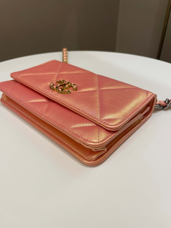 Chanel 19 Wallet On Chain Coral Iridescent