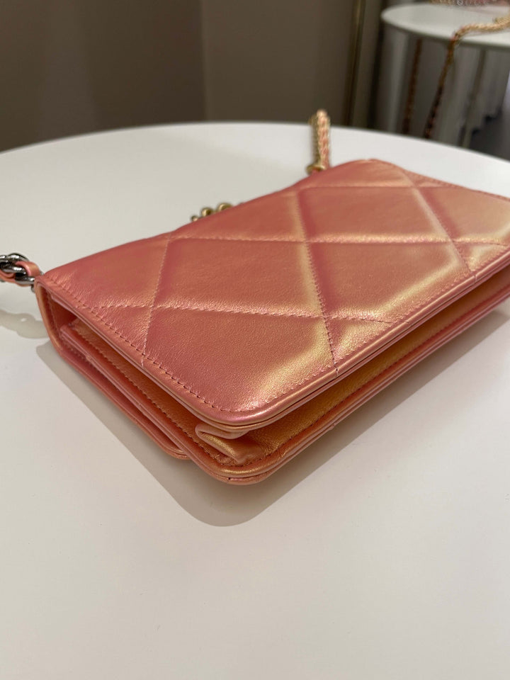 Chanel 19 Wallet On Chain Coral Iridescent