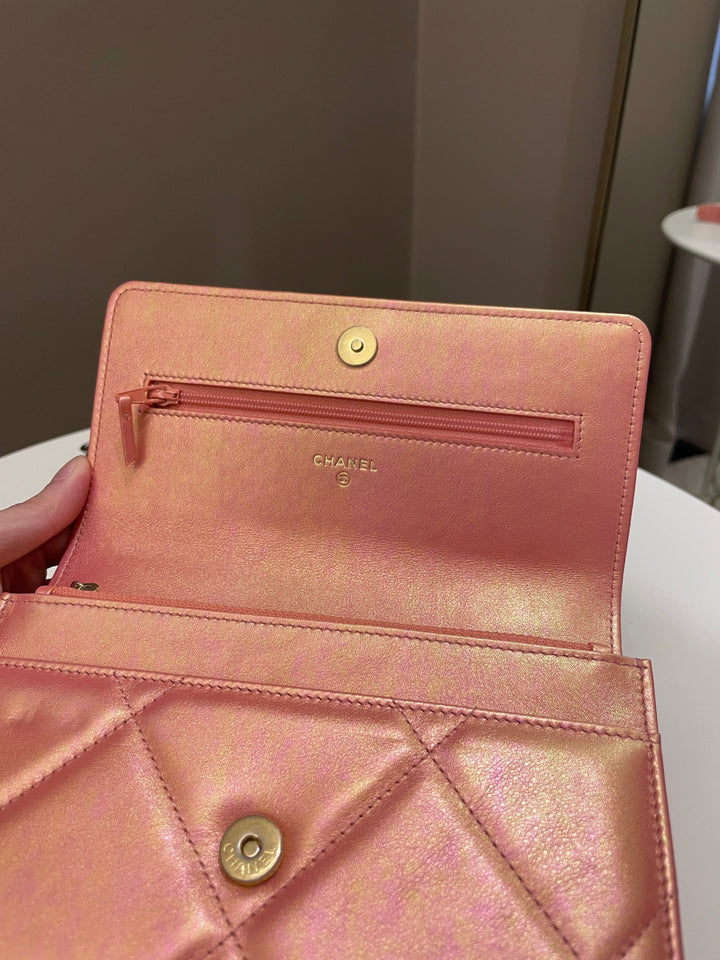 Chanel 19 Wallet On Chain Coral Iridescent