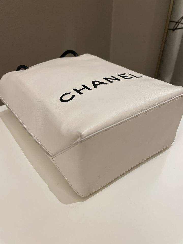 Chanel Vertical Shopping Bag Ivory / Black Calfskin