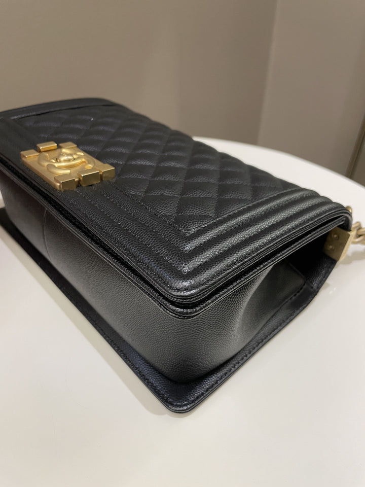 Chanel Quilted Boy Old Medium Black Caviar