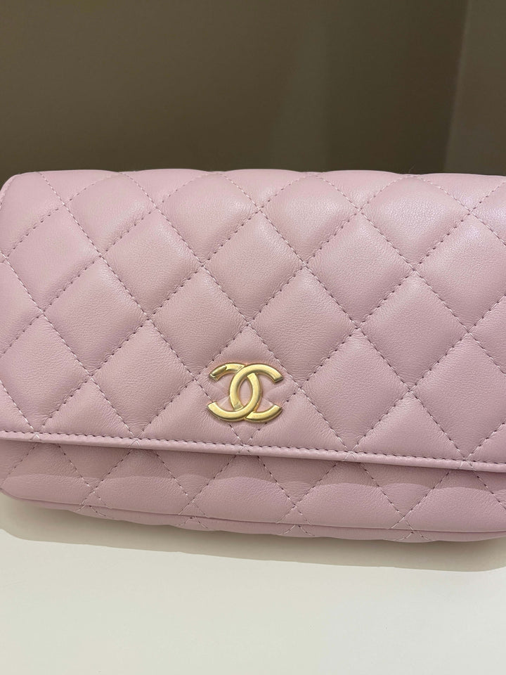 Chanel 21S Quilted Wallet On Chain With Pearl Baby Pink Lambskin