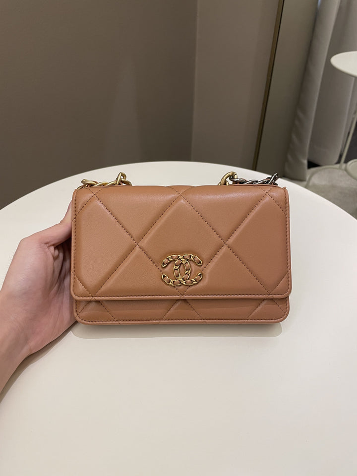 Chanel 19 Wallet On Chain Caramel Lambskin