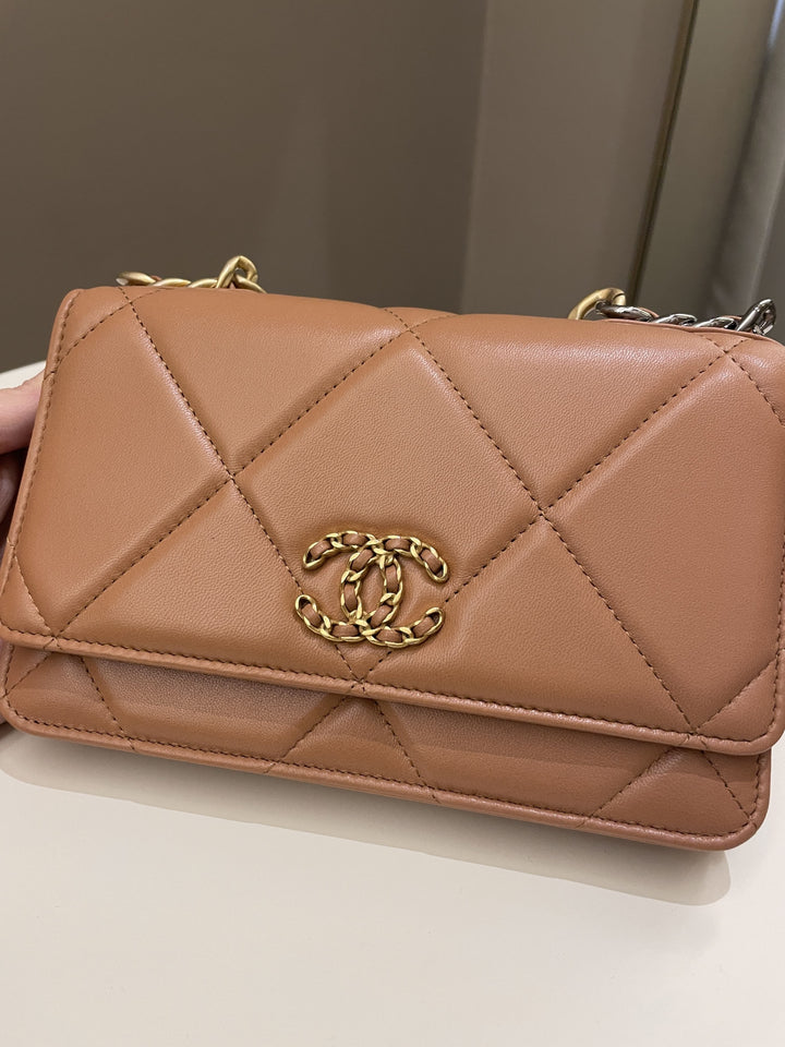 Chanel 19 Wallet On Chain Caramel Lambskin