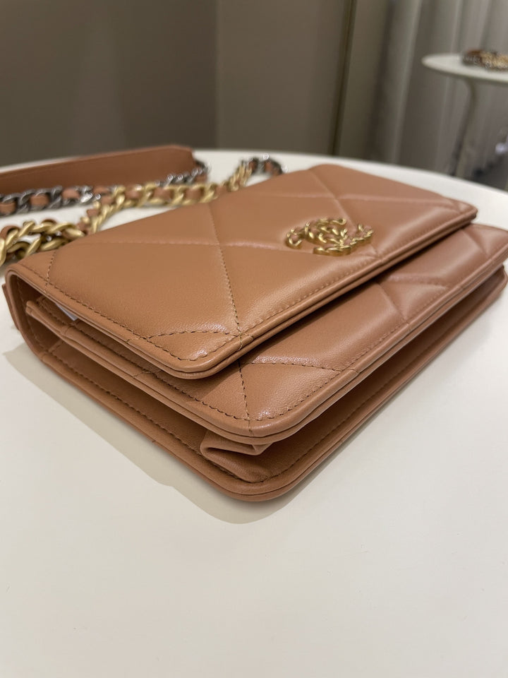 Chanel 19 Wallet On Chain Caramel Lambskin